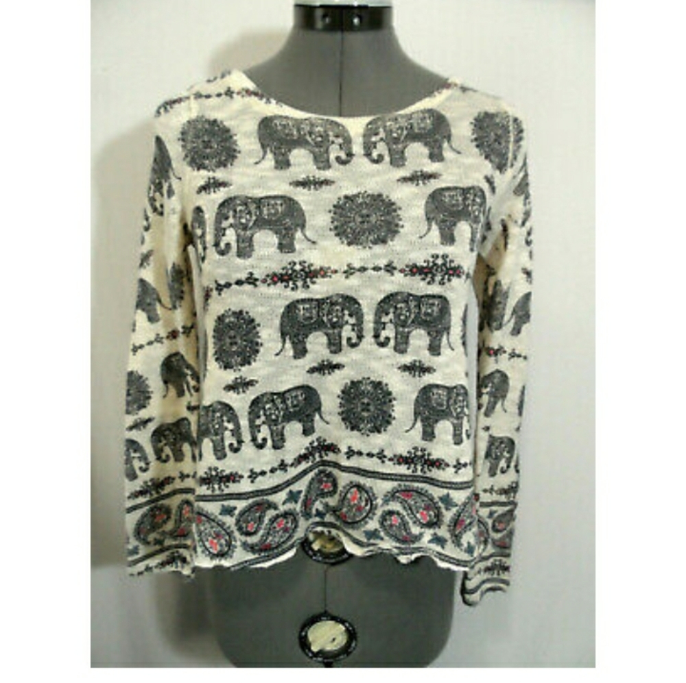 DAZE Knit Top XS Boho Elephants print Beige Pink